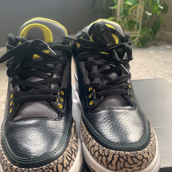 Jordan retro 3 Oregon size 9 - Picture 3 of 8